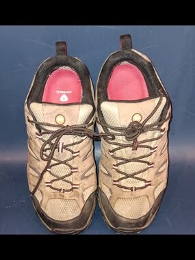 Merrell Gray and Tan Hiking Shoe  Sz 12    J08871W Model